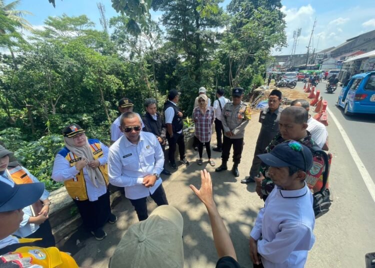 7 M Disiapkan untuk Tangani Longsor Jalan Kebon Pedes