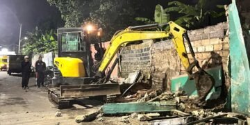 Belasan Bangunan Liar di Jalan Cipinanggading Bogor Selatan Dibongkar