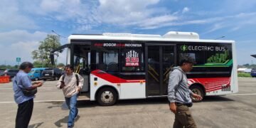 Hari Kedua Uji Coba, Bus Listrik Sempat Trouble di Area KRL Bojonggede