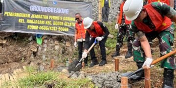 TNI Bangun Jembatan Beton Harjasari : Akses Strategis Warga ke Sekolah