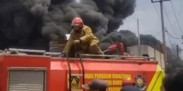Gudang Spare Part Motor di Tajurhalang Terbakar, Dua Sektor Damkar Diterjunkan