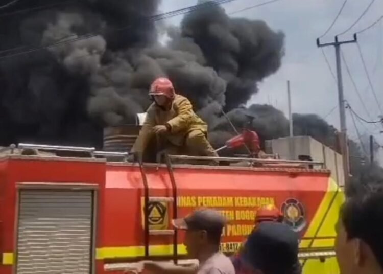 Gudang Spare Part Motor di Tajurhalang Terbakar, Dua Sektor Damkar Diterjunkan