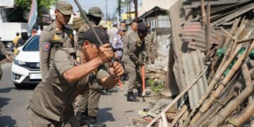 Berdiri di Area Terlarang, 191 Lapak PKL di Parung Dibongkar