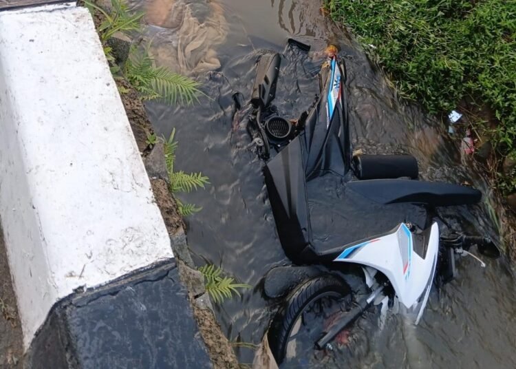 Pemotor di Puncak Tewas Usai Tabrak Pembatas Saluran Air