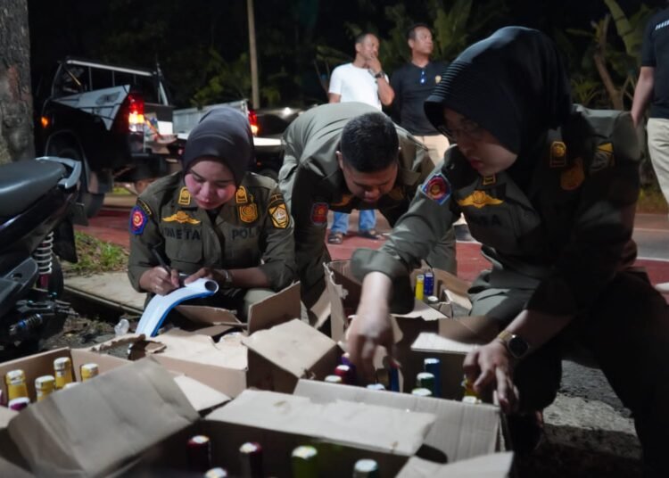 257 Botol Miras Diamankan Satpol PP di Babakan Madang