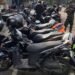 Parkir Sembarangan, Dishub Gembosi Puluhan Ban Motor dan Mobil di Cibinong 