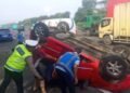 Sopir Ngantuk, LCGC Terguling di Tol Jagorawi Citeureup 