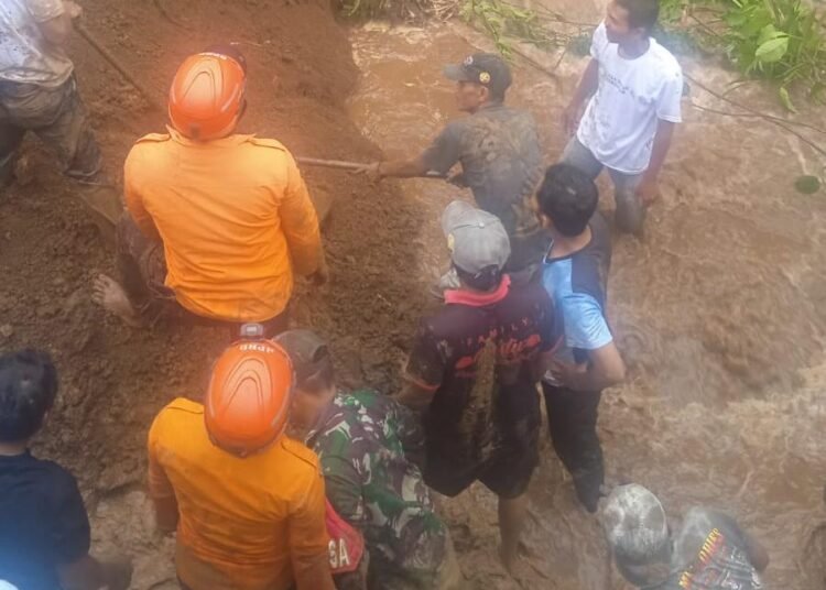 Sedang Tebang Pohon, Pria 60 Tahun di Dramaga Hilang Tertimbun Longsor