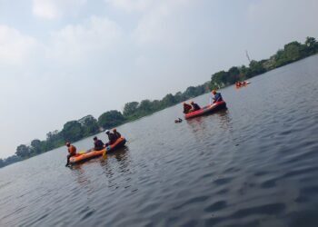Tenggelamkan Diri di Situ Cikaret, Pria Diduga Alami Gangguan Jiwa Sempat Ditolong Pakai Bambu
