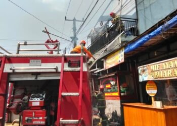 Kebakaran RM Padang di Warudoyong Sukabumi, Damkar Selamatkan Tiga Ruko