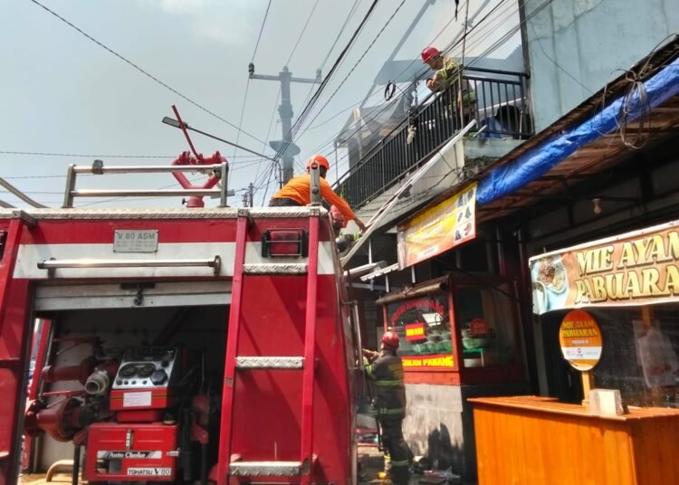 Kebakaran RM Padang di Warudoyong Sukabumi, Damkar Selamatkan Tiga Ruko