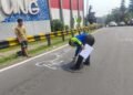 Nyalip di Tanjakan Selarong Puncak, Pikap Tabrak 2 Motor hingga Sebabkan 3 Orang Luka