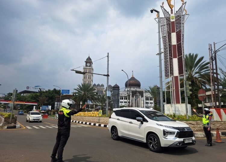 Volume Kendaraan Meningkat, Siang hingga Sore Ini Puncak One Way Arah Jakarta 
