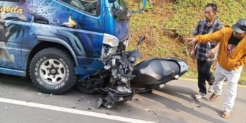 Tabrakan Elf vs Motor di Jalan Sukabumi-Sagaranten, Satu Korban Tak Sadarkan Diri
