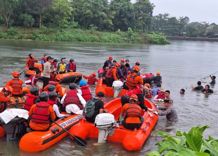 Minimalisir Kerusakan Ekosistem, 200 Kilogram Ikan Sapu-sapu di Situ Citatah Ditangkap