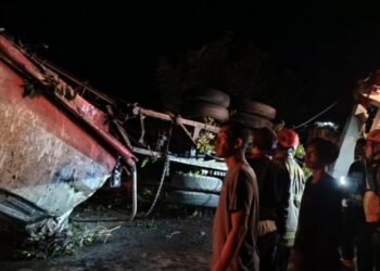 Truk Tangki Air Terguling di Gekbrong Cianjur Sopir Tewas