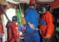 Dievakuasi 1 Jam, pekerja bangunan yang terjepit harus di infus