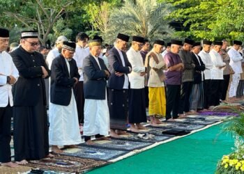 Wamendagri dan Wali Kota Bogor Salat Iduladha di Masjid Al Muttaqin