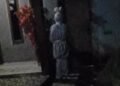 Teror Pocong Sudah Sampai Cibinong, Pintu Warga Diketuk Tengah Malam