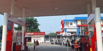 Pilu Warga Hadapi Kenaikan BBM, Gaji Tak Capai UMR Ikat Pinggang Dipaksa Makin Kencang