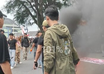GMNI Sukabumi Raya Gelar Aksi Di Bundaran Adipura, Kritik Kebijakan Pemerintah Prabowo