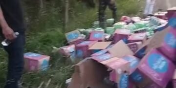 Akibat Pecah Ban Truk Box Terguling di Jalur Lingkar Selatan Sukabumi