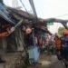 BPBD Evakuasi Pohon Tumbang yang Timpa Kios dan Angkot di Kedunghalang
