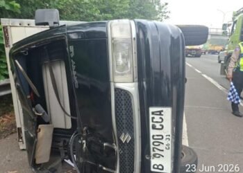 Diduga Mengantuk, Dua Mobil Tabrakan di Tol Jagorawi Bogor