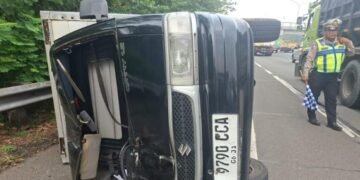 Diduga Mengantuk, Dua Mobil Tabrakan di Tol Jagorawi Bogor