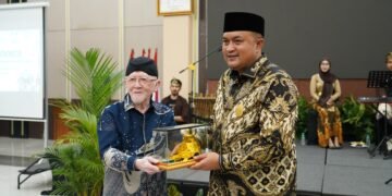 Puncak HJB, Bupati Bogor Terima Tanda Kehormatan dari Kerajaan dan Kesultanan Nusantara