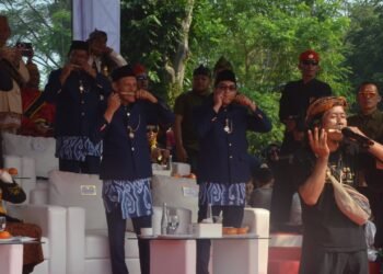 Pemkab Bogor Pecahkan MURI Usai Memainkan Serentak 2.206 Alat Musik Karinding