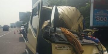 2 Truk Tabrakan di Tol Jagorawi, Satu Pengemudi Luka-luka