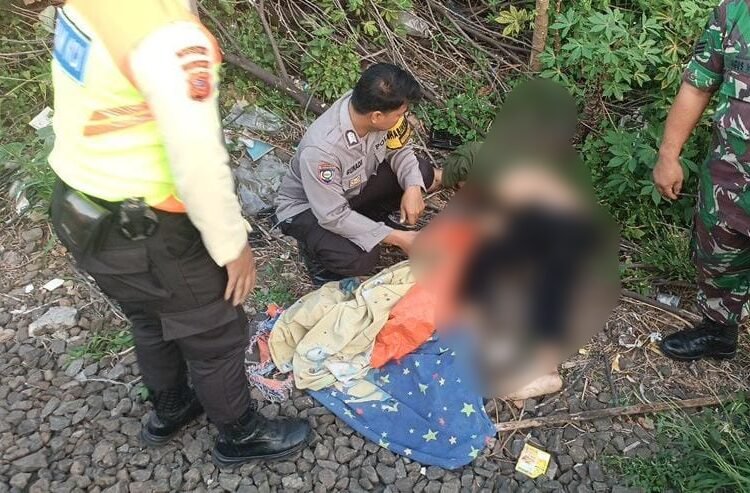Hendak Nyeberang, Pria Lanjut Usia Tewas Tertemper Kereta