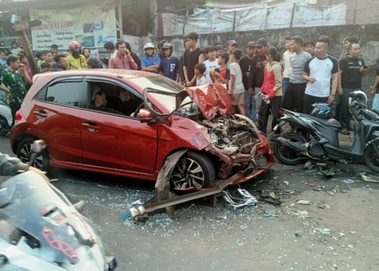 6 Kendaraan Terlibat Kecelakaan Beruntun di Kota Bogor, 1 Orang Terluka 