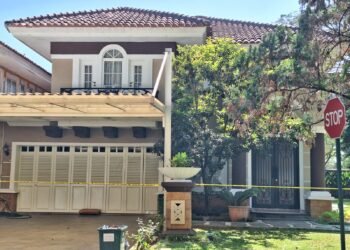 Usai Digeledah, Rumah Mewah Jampidsus Kejagung di Sentul Dipasang Garis Polisi