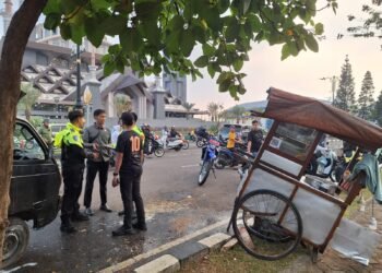 Hilang Kendali Saat Belajar Mengemudi, Sopir Pikap Sebabkan Kecelakaan Beruntun di Pakansari 
