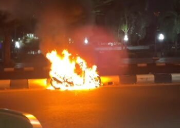 Diawali Percikan Api, Sepeda Motor Warga Cibinong Terbakar