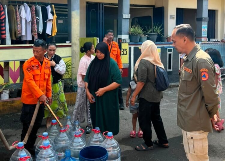 BPBD Salurkan 12 Ribu Liter Air Bersih untuk Warga Terdampak Kekeringan di Kedunghalang-Bubulak