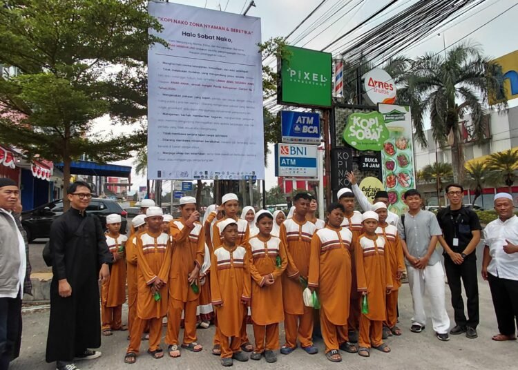 Kopi Nako Cianjur Perkuat Silaturahmi Lewat Zikir dan Santunan Anak Yatim