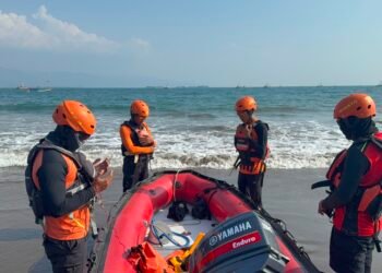 Liburan Berakhir Tragis! 1 Pemuda Hilang di Pantai Karangnaya Cikakak