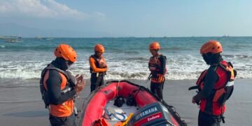 Liburan Berakhir Tragis! 1 Pemuda Hilang di Pantai Karangnaya Cikakak