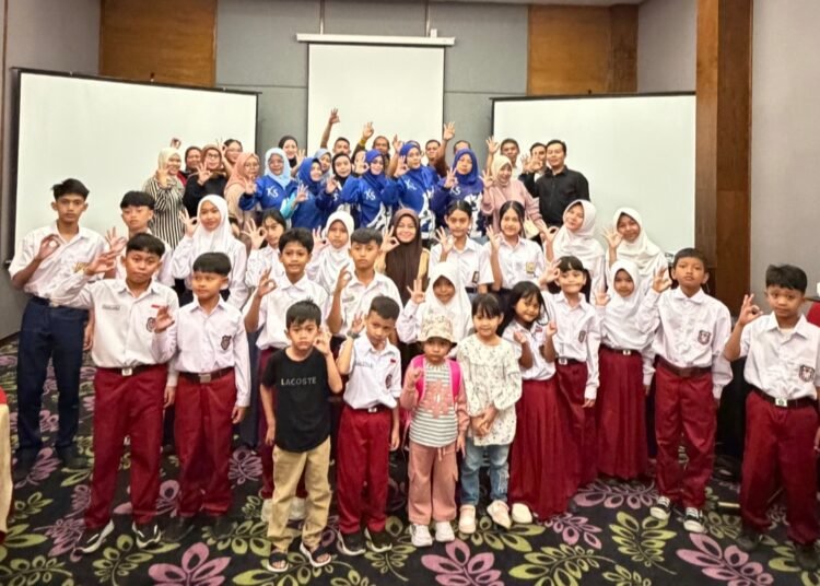 Lewat Gerakan “Satu Seragam, Sejuta Harapan” Karina Soerbakti Hidupkan Semangat Pendidikan di Kota Bogor