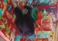 Pencurian Toko di Cianjur Terekam CCTV, Pelaku Pura-Pura Belanja dan Rugikan Korban Rp6 Juta