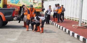Sambut Indonesia vs Vietnam, 1.200 Personel Bebersih Stadion Pakansari