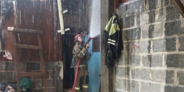 Tidur Saat Kompor Menyala, Rumah Warga Cibinong Terbakar
