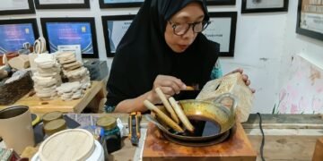 Batikayudewi, UMKM Kota Bogor Kenalkan Seni Batik di Media Kayu