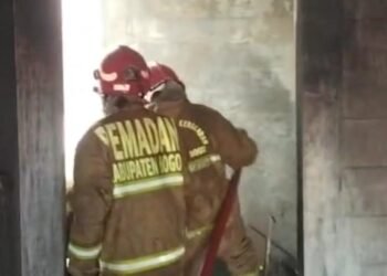 Ditinggal Pemilik, Rumah di Cileungsi Hangus Terbakar 