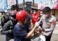 Polres Cianjur Bagikan 2.000 Masker Antisipasi Sebaran Abu Vulkanik Gunung Anak Krakatau