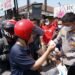 Polres Cianjur Bagikan 2.000 Masker Antisipasi Sebaran Abu Vulkanik Gunung Anak Krakatau
