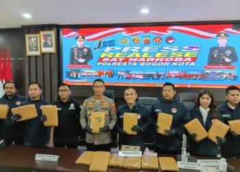 Polisi Ungkap Paket 18 Kg Ganja dan Seribu Obat Terlarang di Kota Bogor